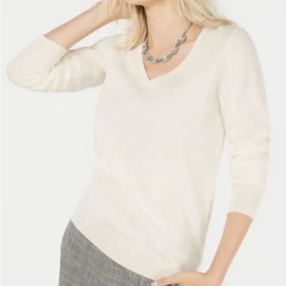 Charter Club 100% Cashmere 2-Ply V-Neck Sweater - Picture 7 of 8